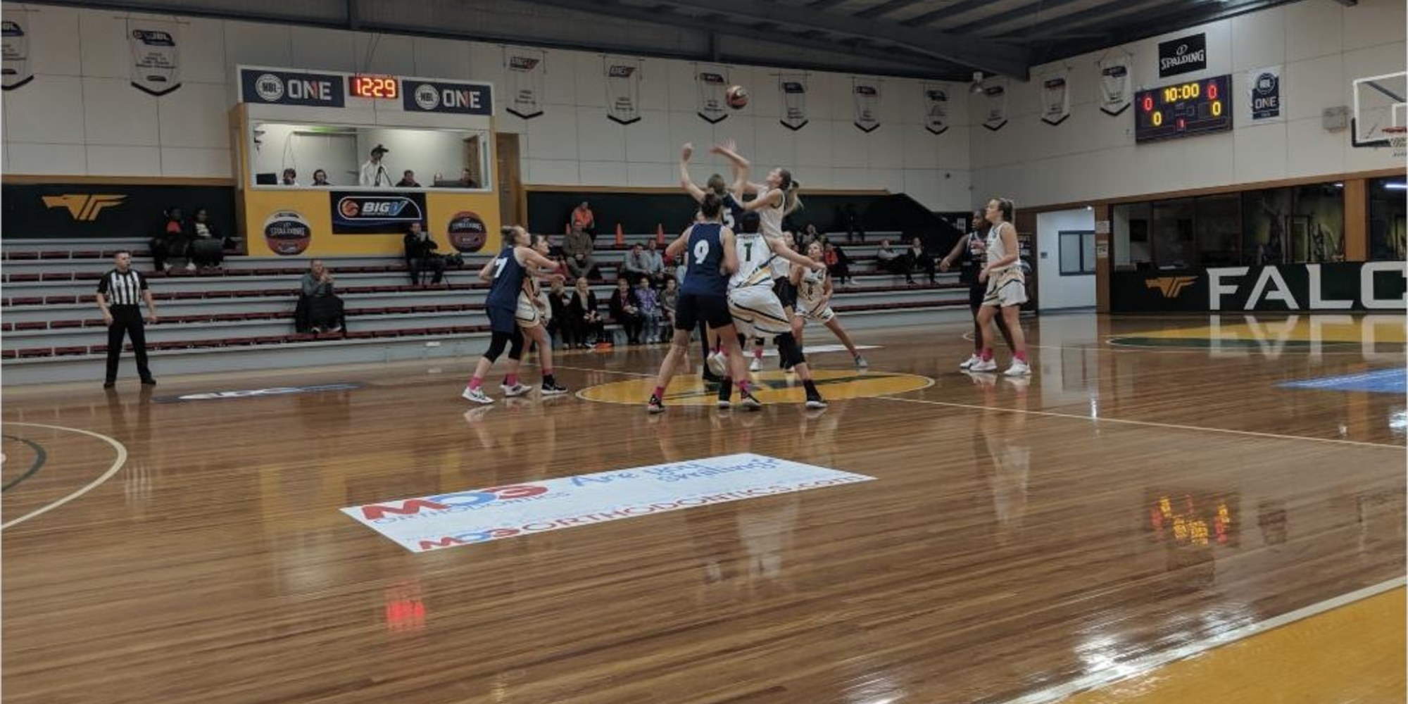 Basketball court at Waverley Basketball